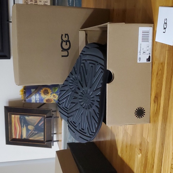 ❌️SOLD❌️ UGG  booties - Picture 5 of 7